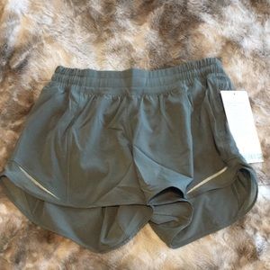 NWT lululemon hotty hot short, LR, 4”,grey sage